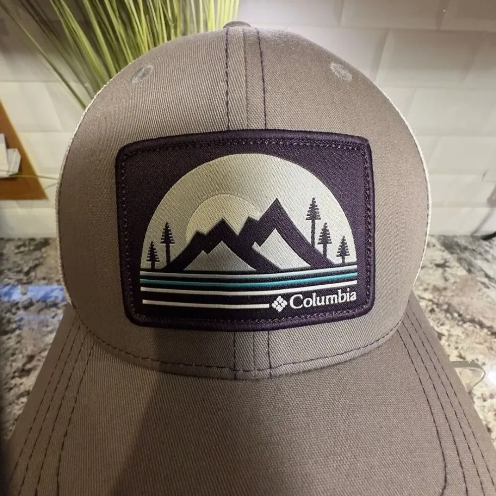 Columbia Hat Snapback NWOT